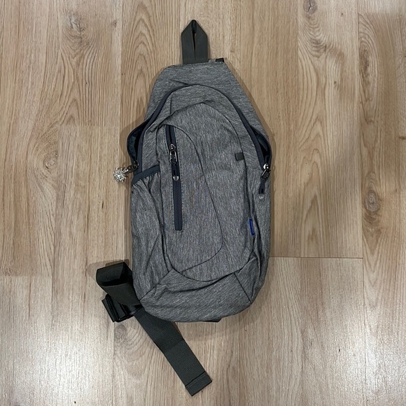 Titecougo Cross Body Bag - FREE W/ BUNDLE - Picture 1 of 5